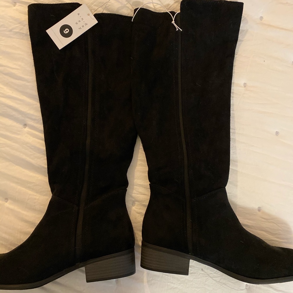 Knee-high suede fashion boots